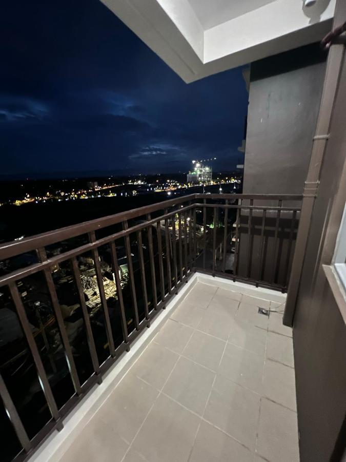 Cozy 2 Bedroom Condo With Balcony For Rent Iloilo City Exterior photo
